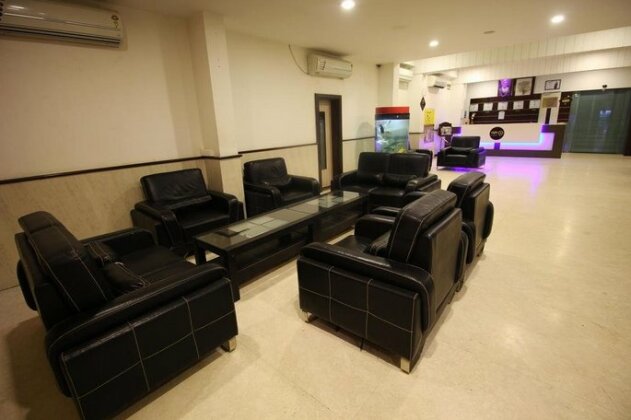 OYO Rooms Phulchhab Chowk - Photo2