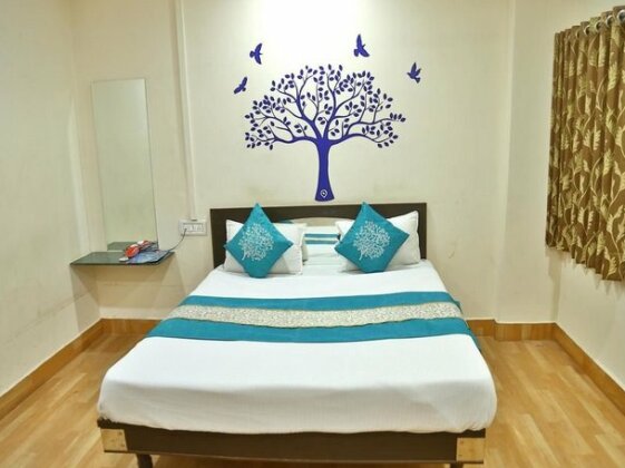 OYO Rooms ST Bus Station Rajkot - Photo2