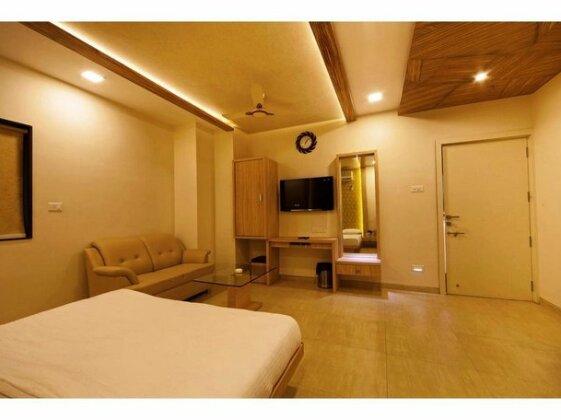 The Jenish Palace & Vista Rooms - Photo2