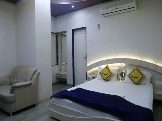 The Jenish Palace & Vista Rooms - Photo4