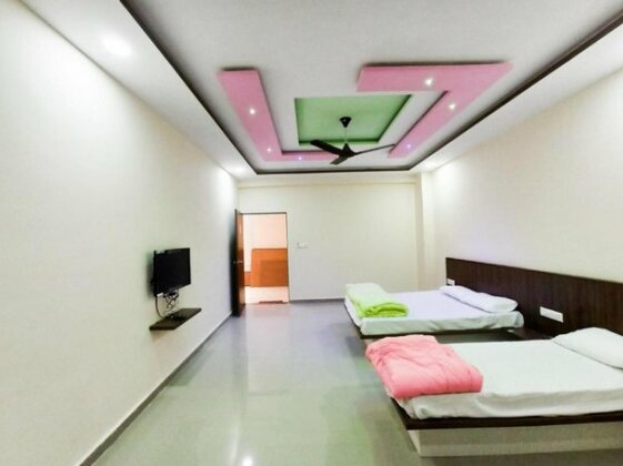 Hotel Plaza Inn Rajpipla - Photo2