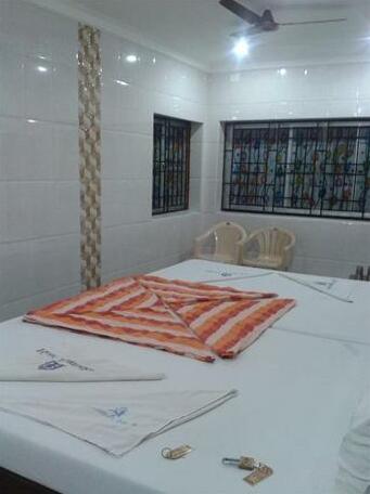 Ambika Lodge - Photo2