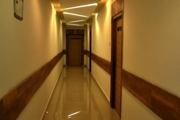 Hotel SDM Golden Tower - Photo2