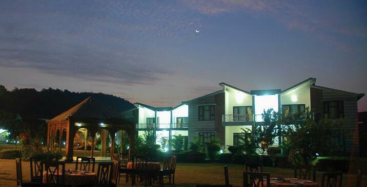 Anand Corbett Aamod Resort And Spa - Photo3