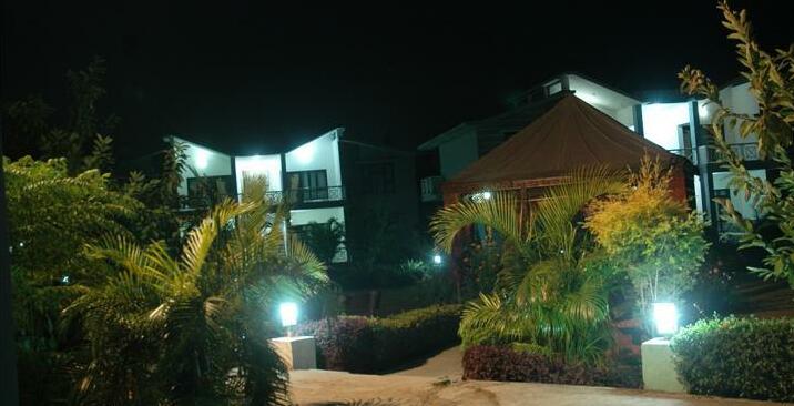 Anand Corbett Aamod Resort And Spa - Photo4