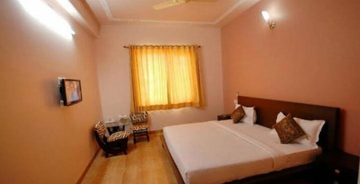 Hotel Corbett Plaza - Photo3