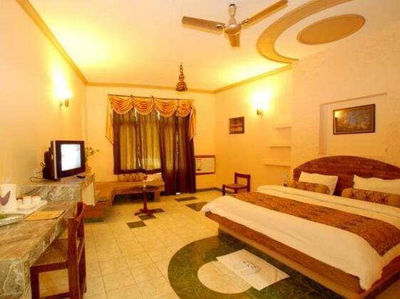 Kanwhizz Hum Tum Resort - Photo4