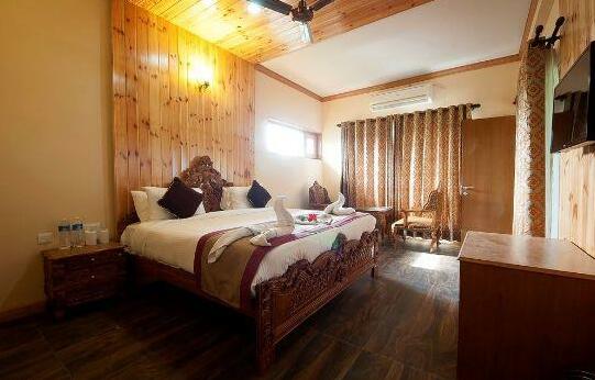 Tuskars Resort Corbett - Photo2
