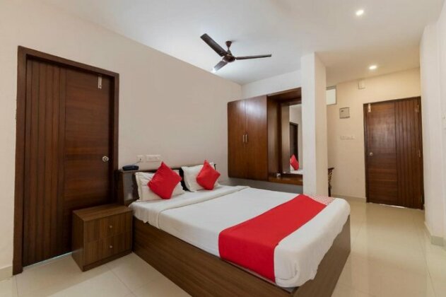 OYO 69342 Shreyas Hotel - Photo2