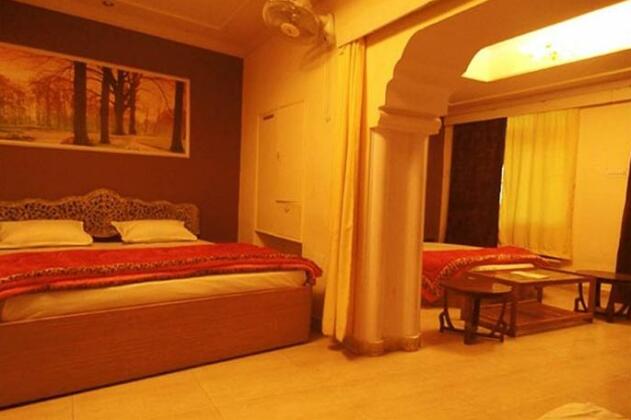 OYO 22064 Hotel Alka - Photo5