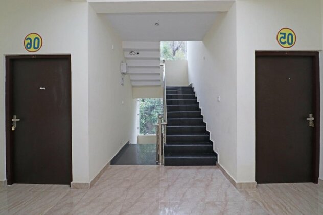 OYO 29072 Hotel Midway - Photo5