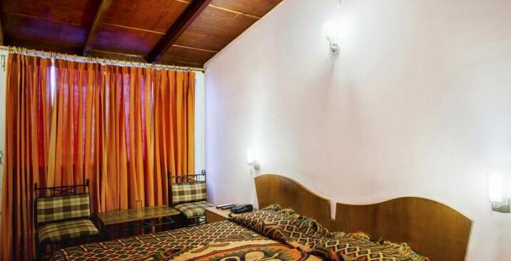 Ranikhet Inn - Photo4
