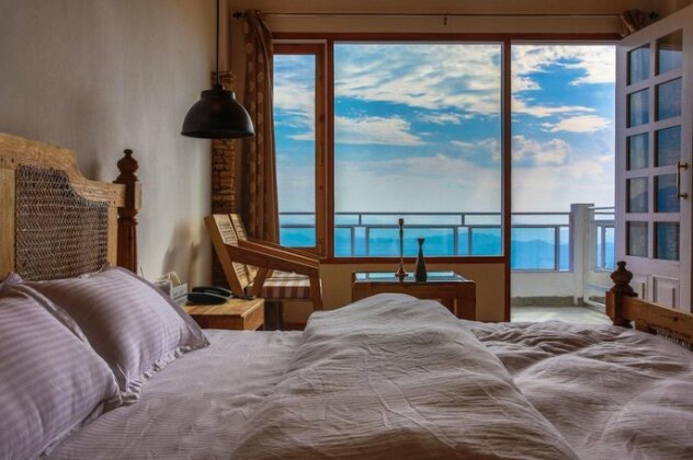 Summit Stonewood Hotel - Photo4