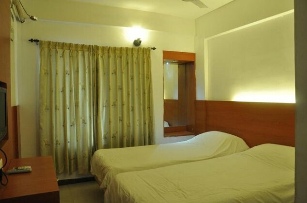 Hotel Shanthi Inn - Photo5