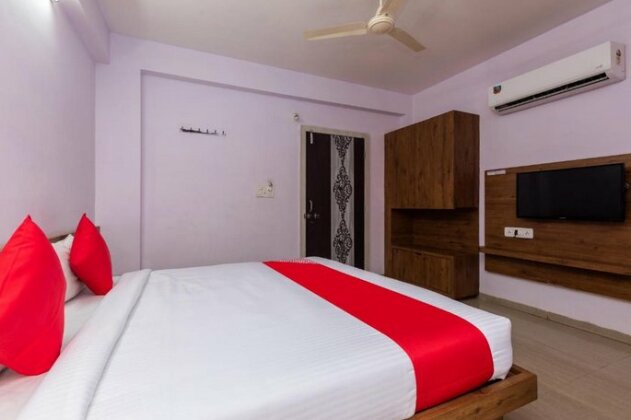 OYO 45905 Prince Palace - Photo5