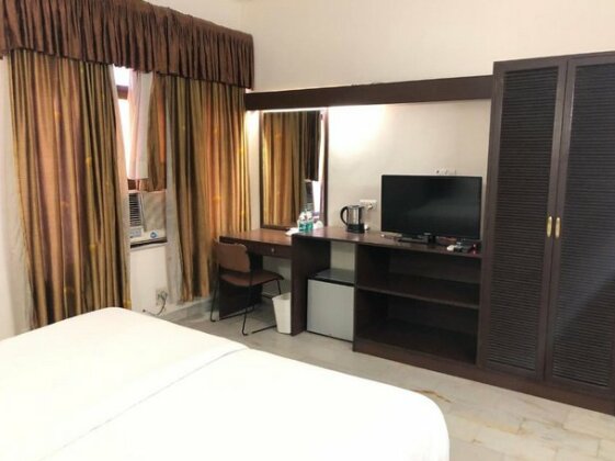 Golden Huts Resorts - Photo3
