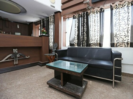 OYO 13672 Hotel Dhruv - Photo2