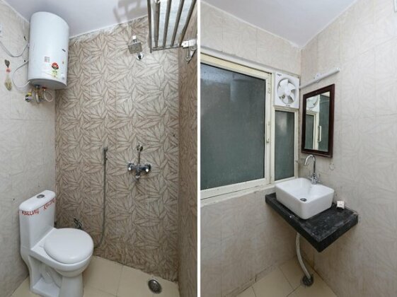 OYO 13672 Hotel Dhruv - Photo4