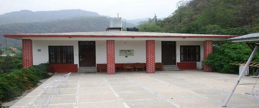 Bhandari Swiss Cottage - Photo3