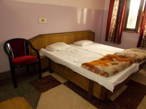 Economical Rooms near Triveni Ghat - Photo2