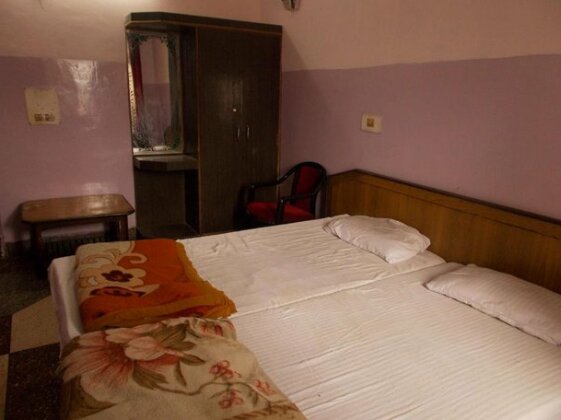 Economical Rooms near Triveni Ghat - Photo4