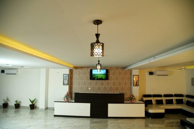 Hotel Holiday Hill Rishikesh - Photo2