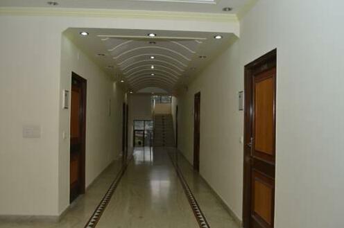 OYO Premium Ganges Marine Drive - Photo2