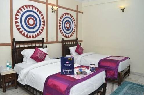 OYO Premium Ganges Marine Drive - Photo4
