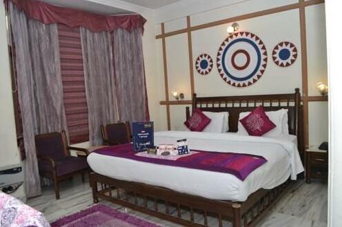 OYO Premium Ganges Marine Drive - Photo5