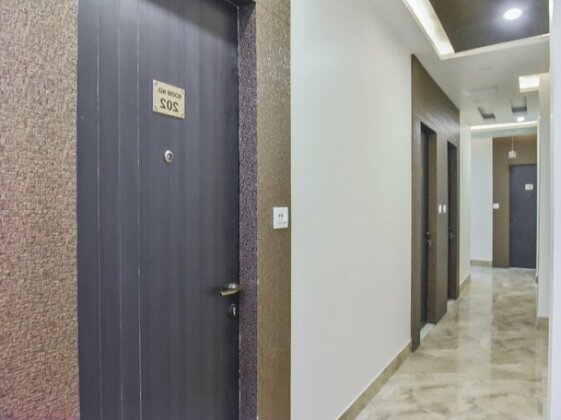 OYO 24972 Hotel Crown Inn - Photo3