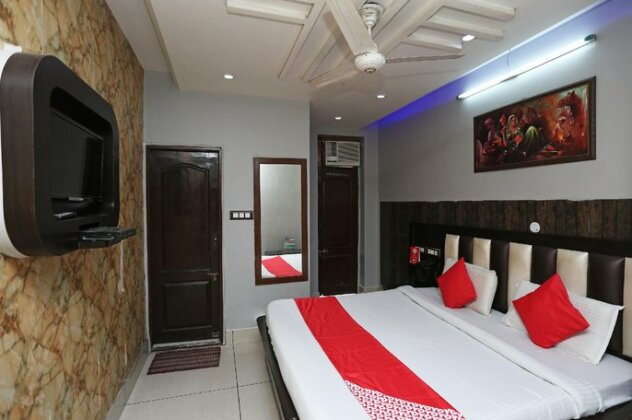 OYO 31037 Hotel Jhilmil - Photo4