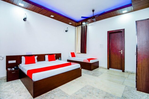 OYO 36683 Hotel Mubarak - Photo2