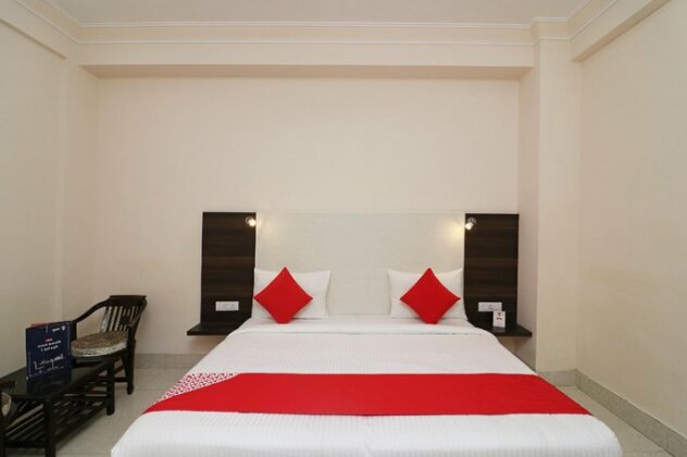 OYO 49899 Pardeep Palace - Photo5