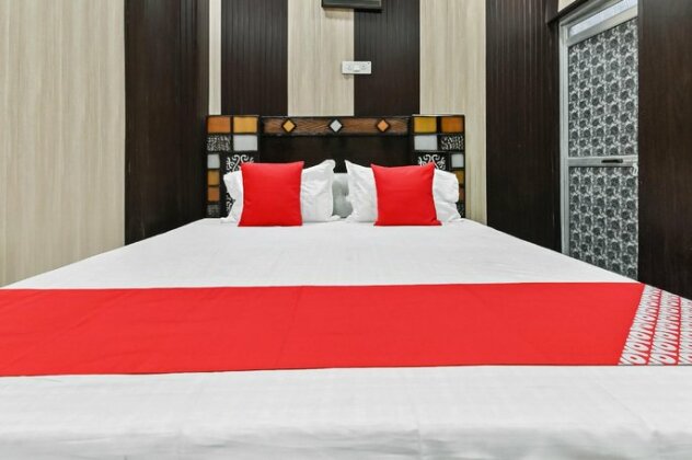 OYO 63111 Hotel Sawria - Photo5