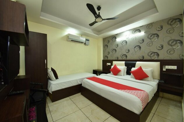 OYO 8950 Hotel Jhankar
