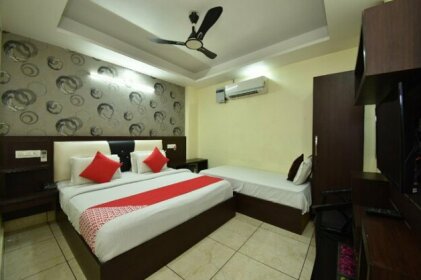 OYO 8950 Hotel Jhankar