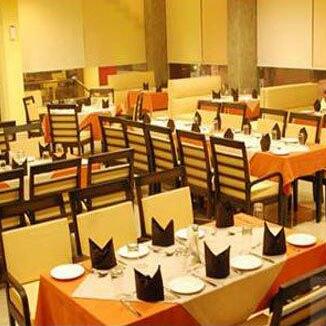 Center Point Hotel and Restaurant - Photo2
