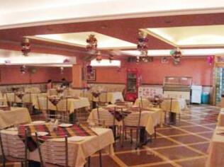 Hotel Corbett Inn - Photo3