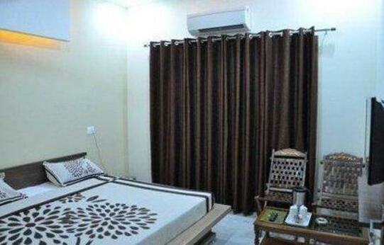 Hotel Clark International Saharanpur - Photo4