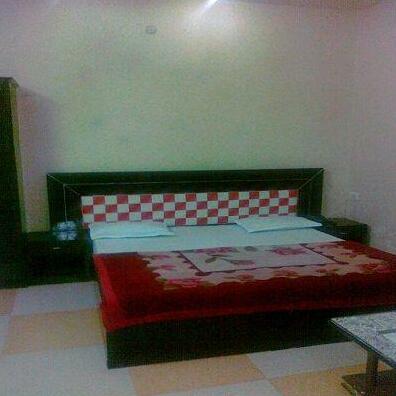 Hotel Sky Lark - Photo4