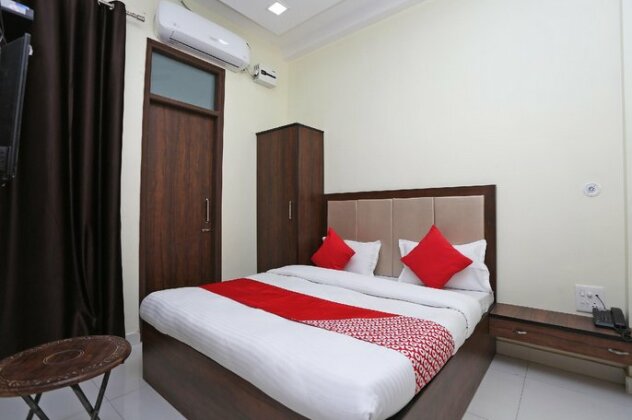 OYO 38098 Regal - Photo2