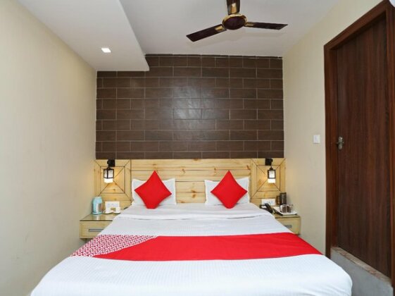 The Maurya's - Photo2