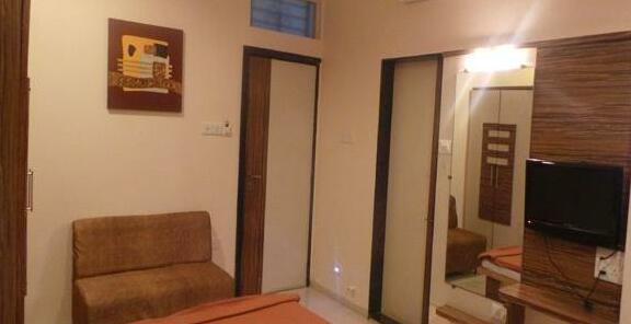 Hotel Royal Residency Executive - Photo4
