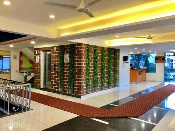 Hotel Hilltop Regency - Photo2