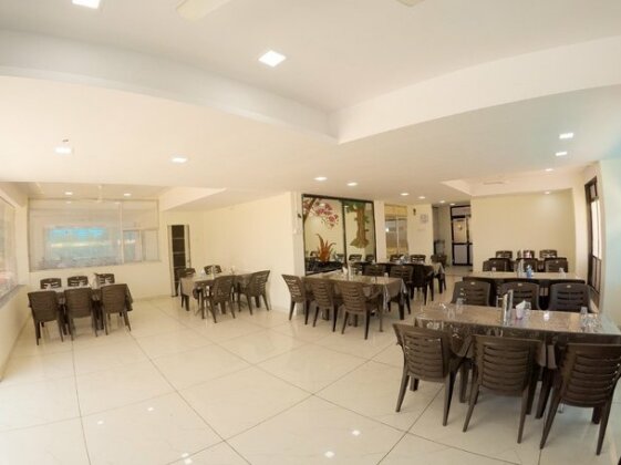 Hotel Hilltop Regency - Photo4