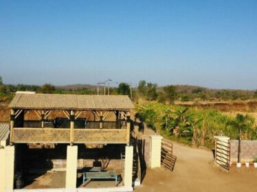 Lionhuts