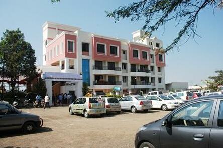 Hotel Lake View Satara - Photo2