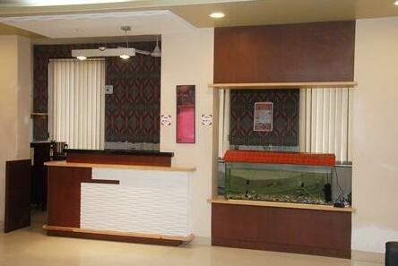 Hotel Lake View Satara - Photo5