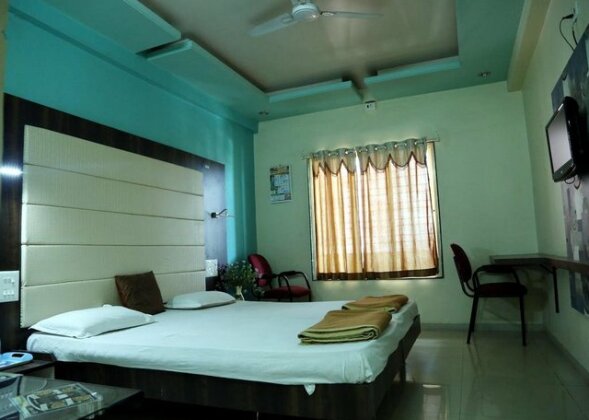 Hotel Pooja Residency - Photo4