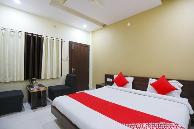 OYO 49833 Hotel Tulsi Chhaya Inn - Photo2